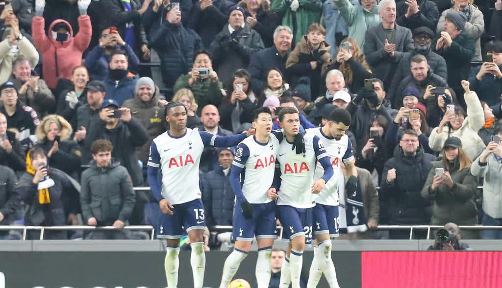 热刺客场逼平狼队，孙兴慜梅开二度，热刺苦战不下的简单介绍