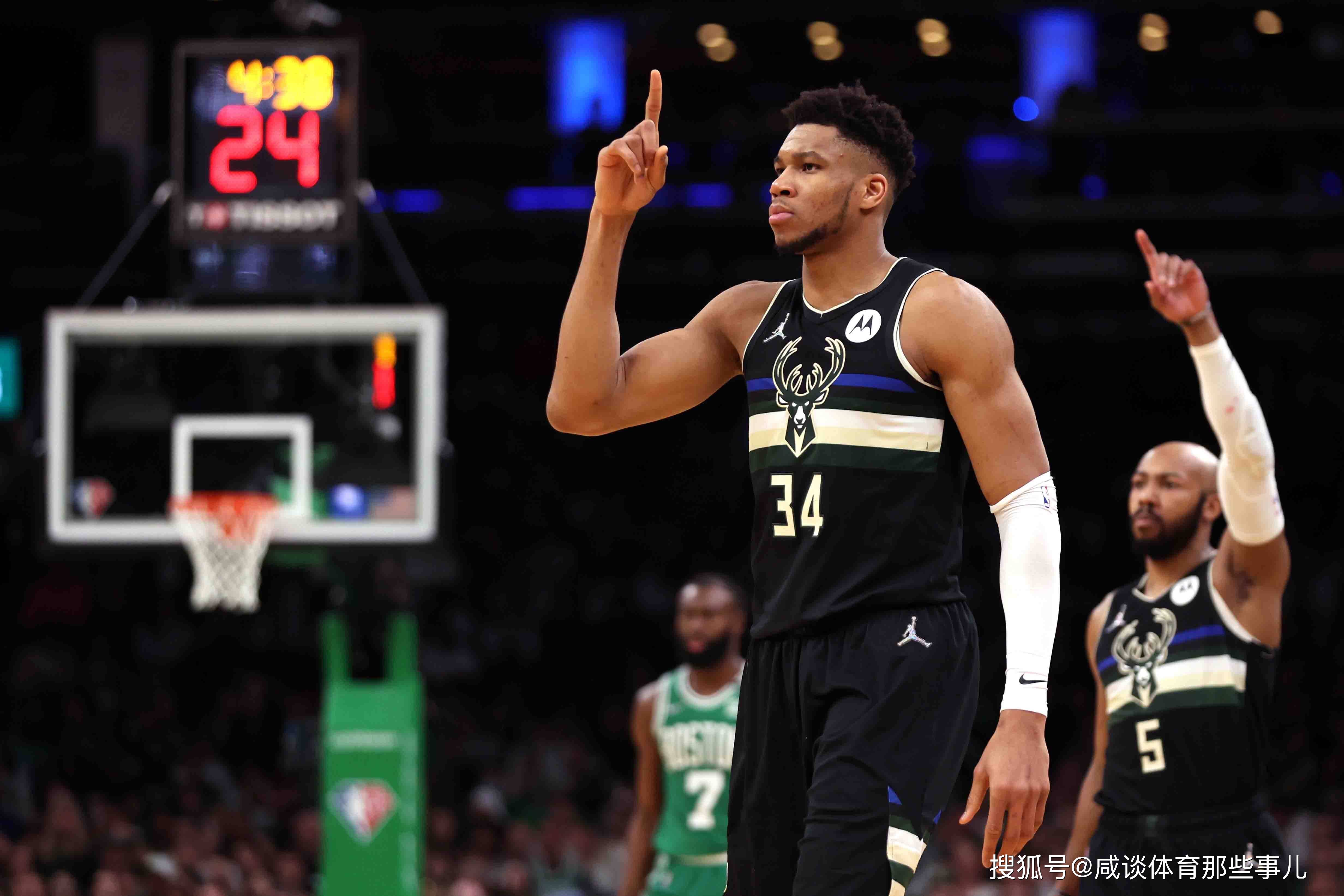 包含雄鹿复出首战，字母哥状态火爆，连续三场30+成为焦点！的词条